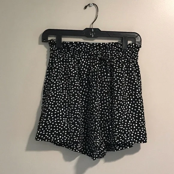 EUC Bodysuit And Tie Waist Shorts Set 2-Piece Outfit Black & White Size Small - Picture 8 of 12